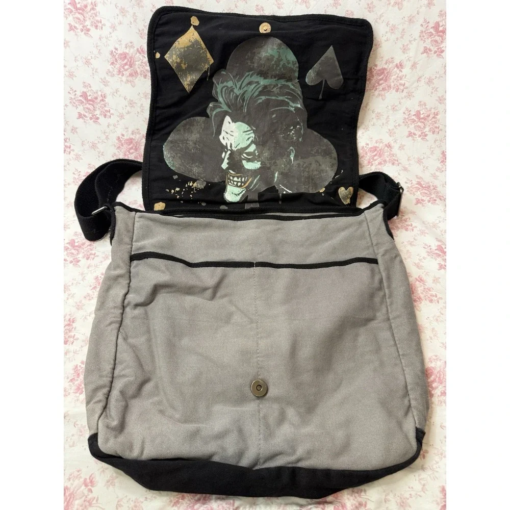 Joker black gray